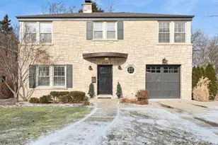 1754 Grove St, Glenview, IL 60025 - Photo 1