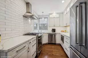 1754 Grove St, Glenview, IL 60025 - Photo 7