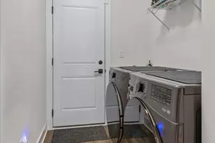 3553 Doral Dr, Elgin, IL 60124 - Photo 17