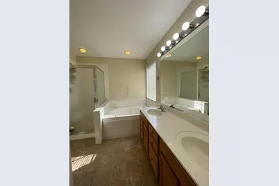 [Address not provided], Hoffman Estates, IL 60192 - Photo 13