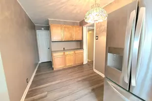 7807 Parkside Ave, Burbank, IL 60459 - Photo 7