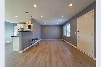 817 Tomahawk Trail, Round Lake Heights, IL 60073 - Photo 3