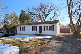 817 Tomahawk Trail, Round Lake Heights, IL 60073 - Photo 1
