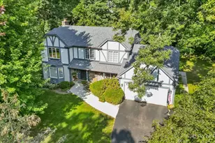 5N490 Hidden Springs Dr, Saint Charles, IL 60175 - Photo 1