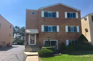 8435 W Oak Ave, Niles, IL 60714 - Photo 1