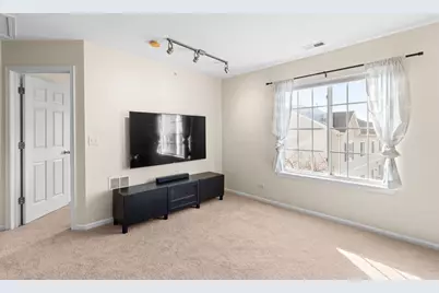 1812 Kelberg Avenue, Hoffman Estates, IL 60192 - Photo 13