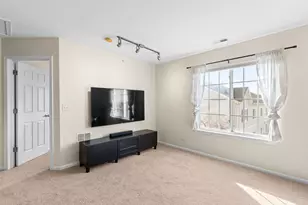 1812 Kelberg Ave, Hoffman Estates, IL 60192 - Photo 13