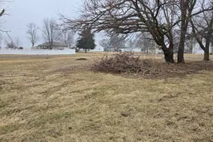 219 S 1st St, Carthage, IL 62321 - Photo 23