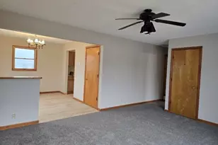 219 S 1st St, Carthage, IL 62321 - Photo 3