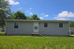 219 S 1st St, Carthage, IL 62321 - Photo 21