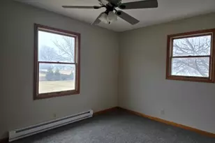 219 S 1st St, Carthage, IL 62321 - Photo 13