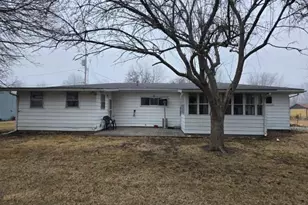710 Country Ln, Carthage, IL 62321 - Photo 29