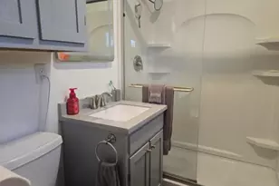 710 Country Ln, Carthage, IL 62321 - Photo 17