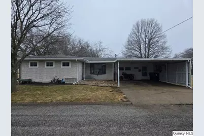 710 Country Lane, Carthage, IL 62321 - Photo 1