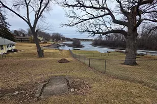 24927 W Forest Dr, Lake Villa, IL 60046 - Photo 7