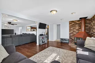 2408 Meridian Dr, Joliet, IL 60431 - Photo 7