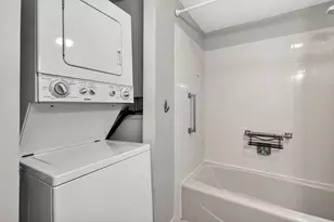 734 N Briar Hill Ln, Addison, IL 60101 - Photo 15