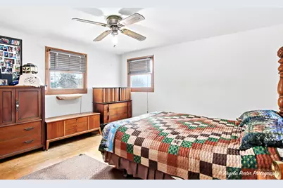 8 E Rollins Road, Round Lake Beach, IL 60073 - Photo 21