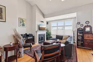 1473 W Irving Park Rd, Chicago, IL 60613 - Photo 7