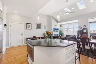 1473 W Irving Park Rd, Chicago, IL 60613 - Photo 13