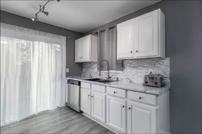 823 Heather Lane, Ottawa, IL 61350 - Photo 3