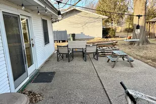 66 Holiday Dr, Clifton, IL 61727 - Photo 37