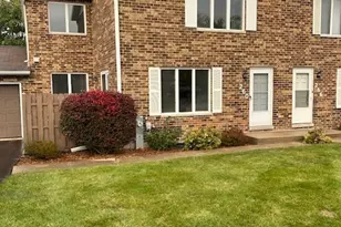 260/262/264/266 Paddock Circle, Glendale Heights, IL 60139 - Photo 1