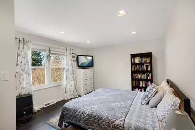 27942 N Lakeview Circle, McHenry, IL 60051 - Photo 11