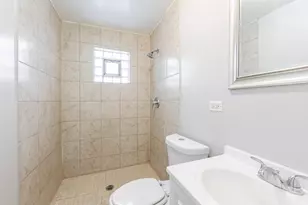 7637 S Essex Ave, Chicago, IL 60649 - Photo 7