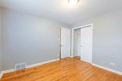 7637 S Essex Avenue #2, Chicago, IL 60649 - Photo 17