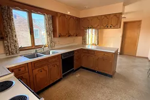 503 E Main St, Morrison, IL 61270 - Photo 5