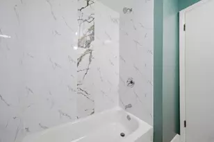 8121 S Commercial Ave, Chicago, IL 60617 - Photo 17