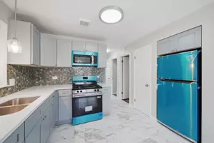 8121 S Commercial Ave, Chicago, IL 60617 - Photo 7