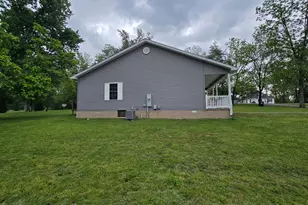 2806 Jones St, Eldorado, IL 62930 - Photo 5