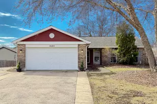 1605 Powder Horn Dr, Algonquin, IL 60102 - Photo 1