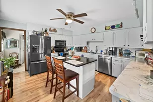 447 S Ralph St, Watseka, IL 60970 - Photo 9