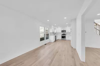 [Address not provided], Buffalo Grove, IL 60089 - Photo 3