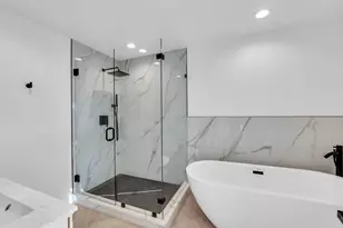 [Address not provided], Buffalo Grove, IL 60089 - Photo 17