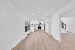 [Address not provided], Buffalo Grove, IL 60089 - Photo 5