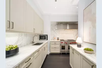 118 E Erie Street #31G, Chicago, IL 60611 - Photo 17