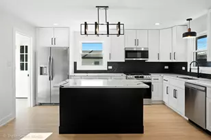 8053 Newland Ave, Burbank, IL 60459 - Photo 3