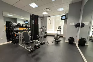 757 N Orleans St, Chicago, IL 60654 - Photo 3