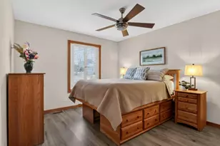 5231 Rockpointe Ct, Gurnee, IL 60031 - Photo 13