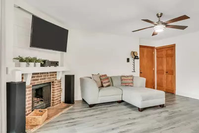 5231 Rockpointe Court #5231, Gurnee, IL 60031 - Photo 5