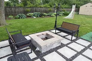 684 Pfingsten Rd, Northbrook, IL 60062 - Photo 9