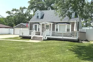 684 Pfingsten Rd, Northbrook, IL 60062 - Photo 3