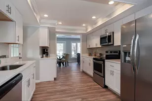 684 Pfingsten Rd, Northbrook, IL 60062 - Photo 15