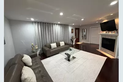 8515 N Ozanam Avenue, Niles, IL 60714 - Photo 3