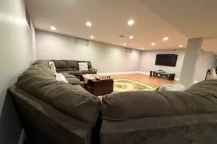 8515 N Ozanam Ave, Niles, IL 60714 - Photo 17