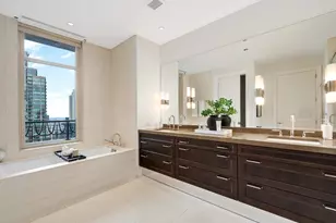 118 E Erie St, Chicago, IL 60611 - Photo 29